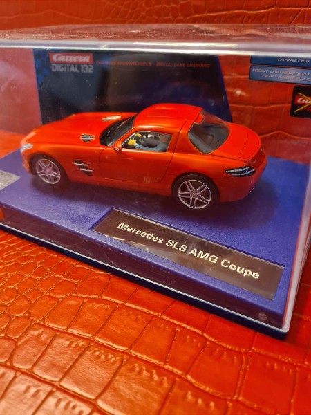 MERCEDES SLS AMG COUPE ROUGE CARRERA DIGITAL 132 REF 30541