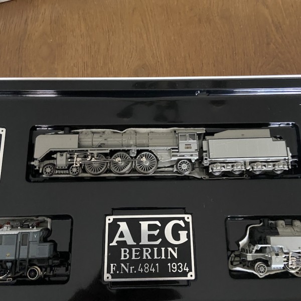 Märklin 3100 - Ho  3 locomotives 750 J. Berlin DRG peinture photo