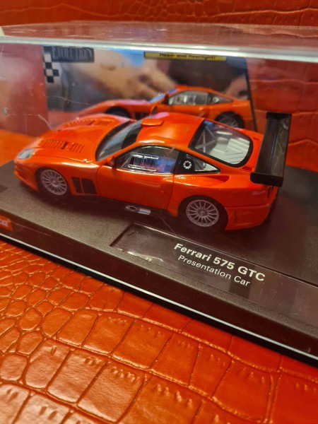 EVOLUTION FERRARI 575 GTC PRESENTATION CAR CARRERA REF 25725