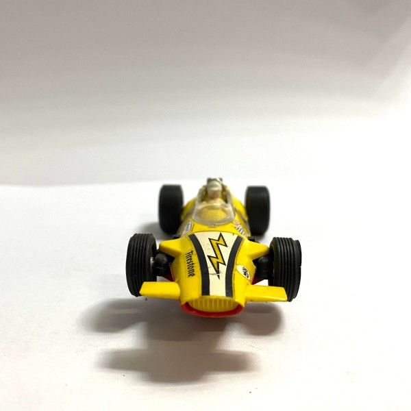 Lotus F1 coque jaune et châssis rouge JOUEF