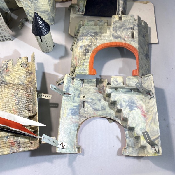 Château du Guesclin ELASTOLIN