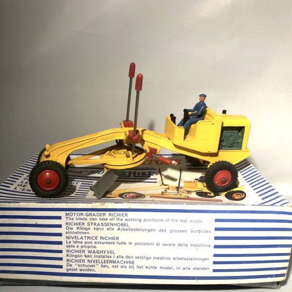 Profileur 100 Richier DINKY TOYS 886