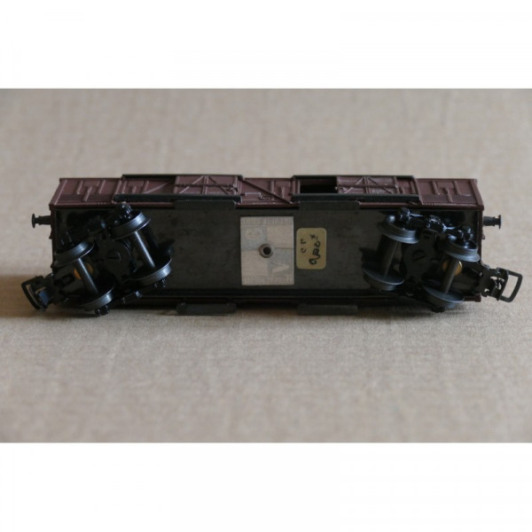 WAGON  COUVERT TP  A BOGIES MARQUE VB REF 50 SNCF