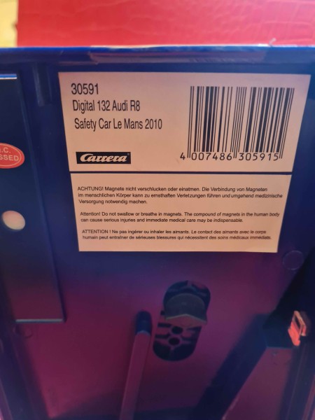 AUDI R8 SAFETY CAR LE MANS 2010 CARRERA DIGITAL 132 REF 30591 