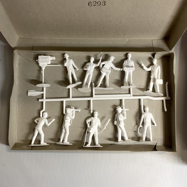 Vendeurs et presse Figures set MRRC 5093