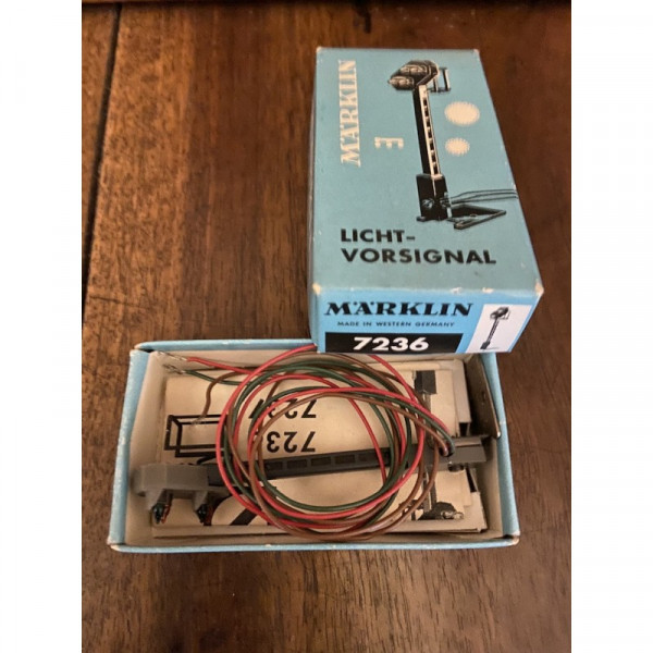 SIGNAL LUMINEUX LICHT VORSIGNAL MARKLIN  RÉF 7236