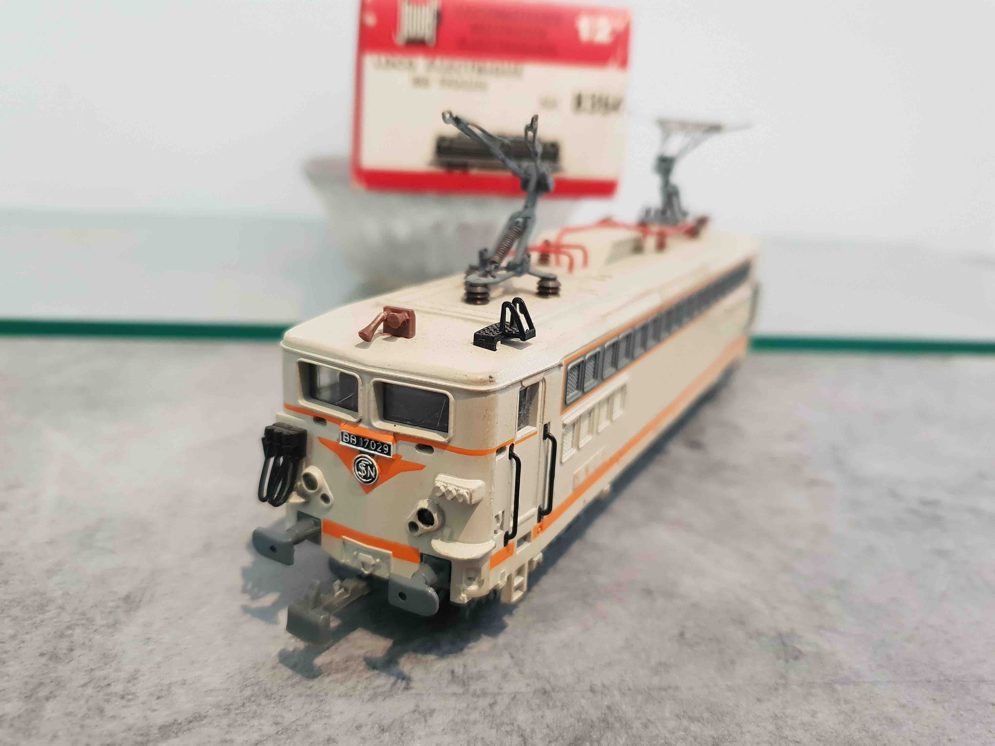 JOUEF 8354 LOCOMOTIVE ELECTRIQUE BB 17029