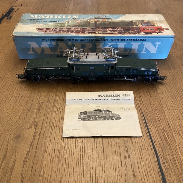 Märklin 3015 Locomotive Série Ce 6/8 SBB Crocodil Verte  Échelle H0