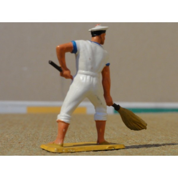 Marin avec balai Starlux