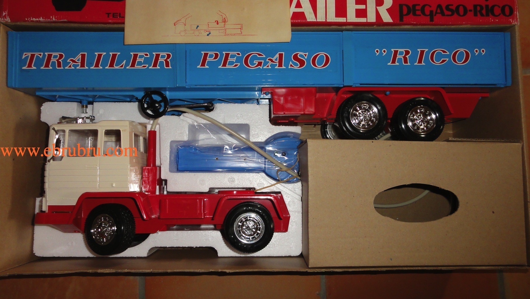 Trailer Pegaso Rico neuf en boite ref 121