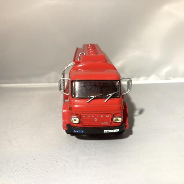 Camion citerne Avia IXO