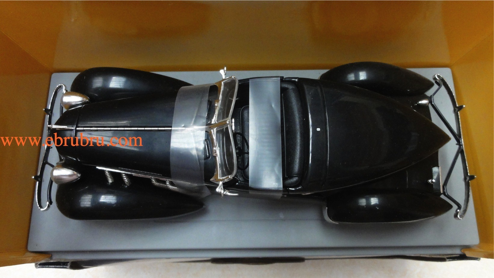 VOITURE ERTL AMERICAN MUSCLE  1935 Auburn Speedster 851 noire ref 7994