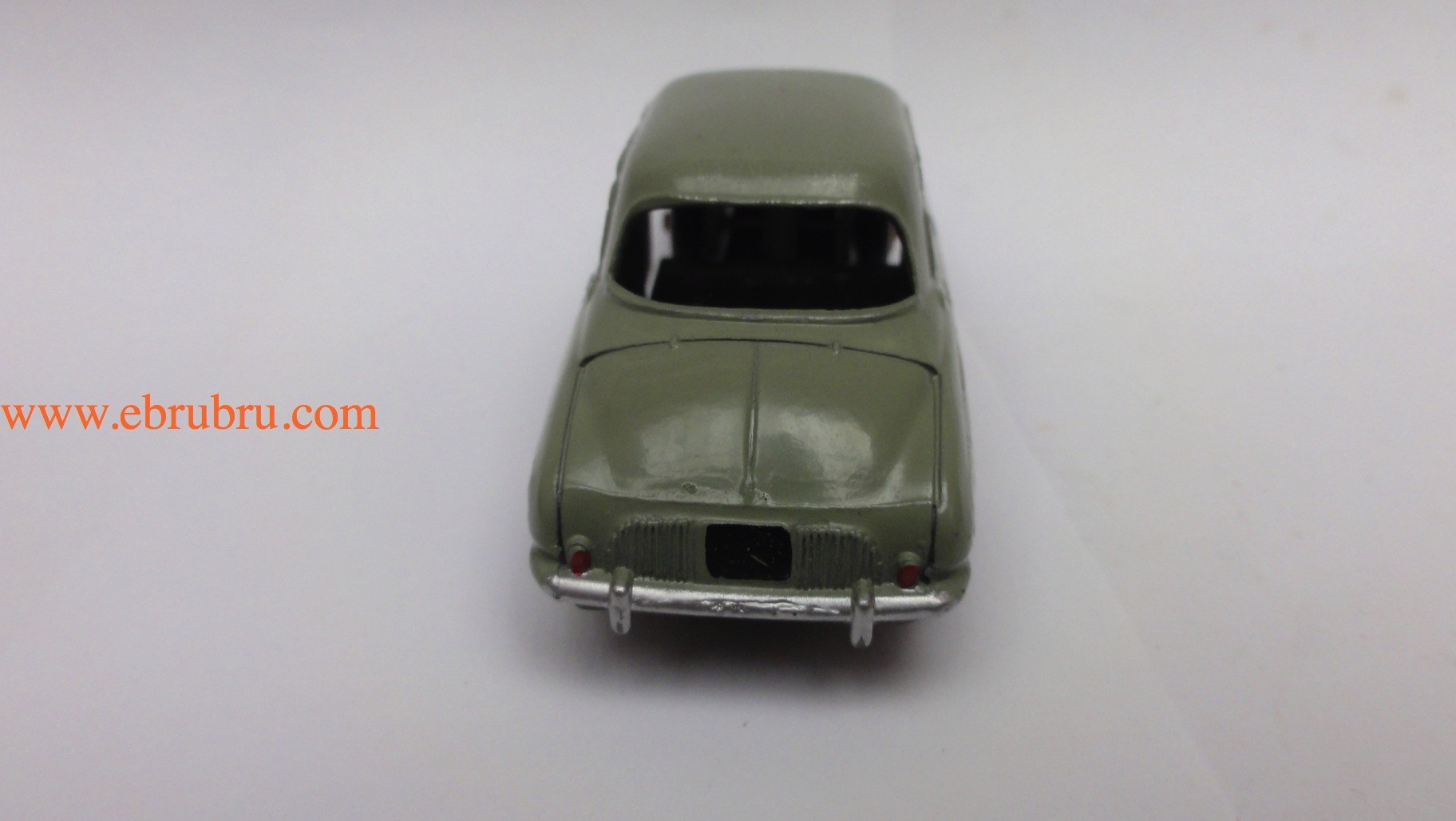 RENAULT DAUPHINE SANS VITRE  DINKY RÉF 24E