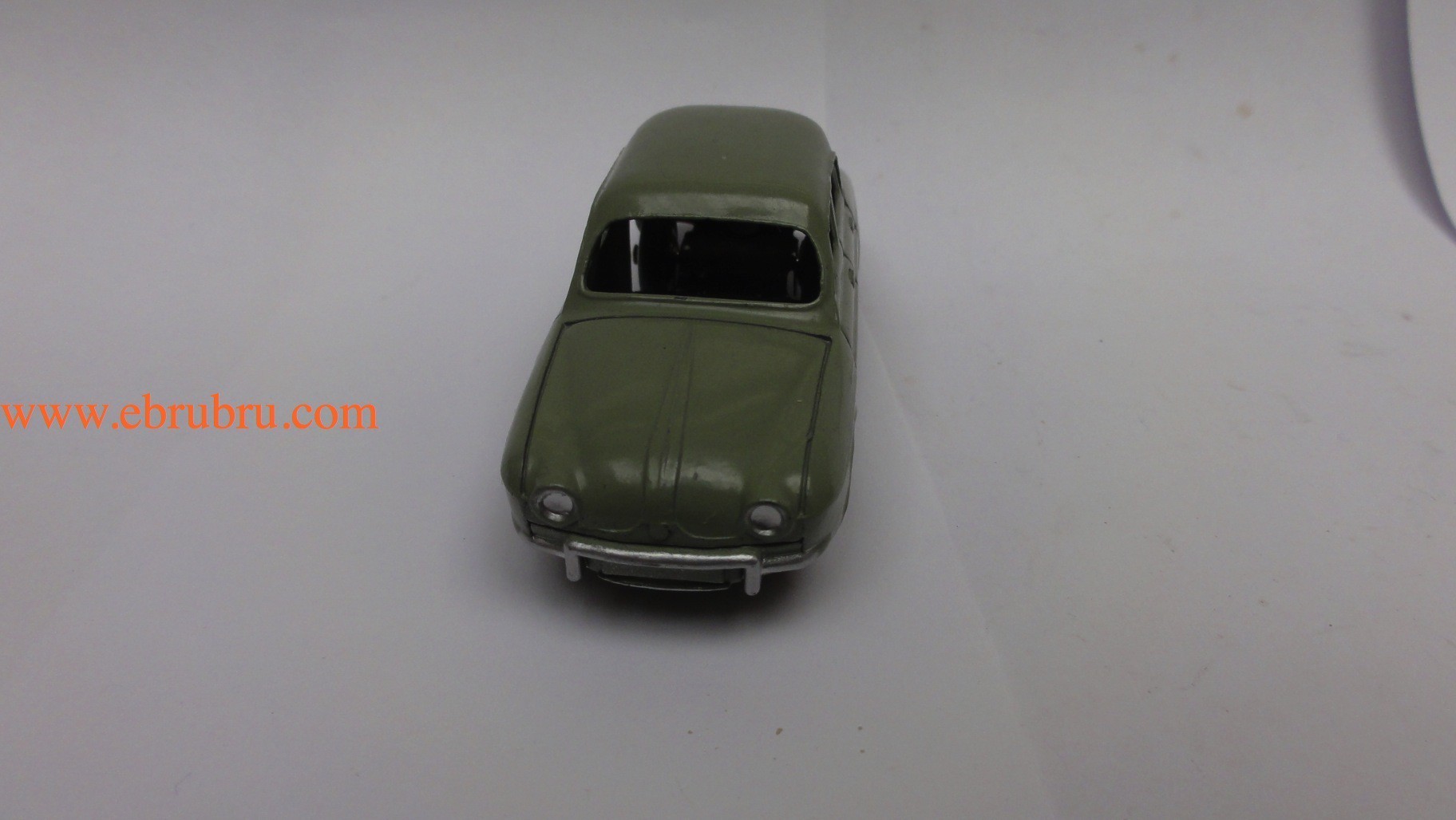 RENAULT DAUPHINE SANS VITRE  DINKY RÉF 24E