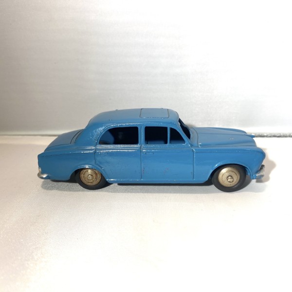 Peugeot 403 DINKY TOYS 24B