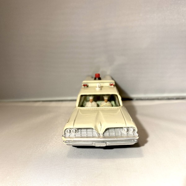 Superior Criterion Ambulance DINKY TOYS 263