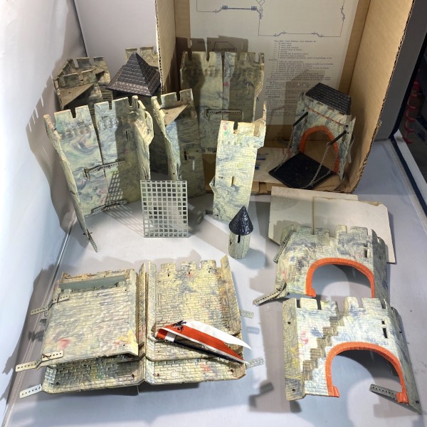 Château du Guesclin ELASTOLIN