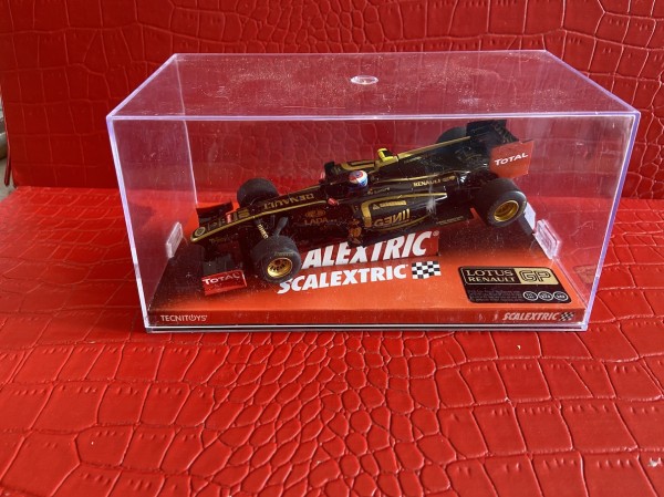 LOTUS RENAULT F1 PETROV SCALEXTRIC REFA10079S300