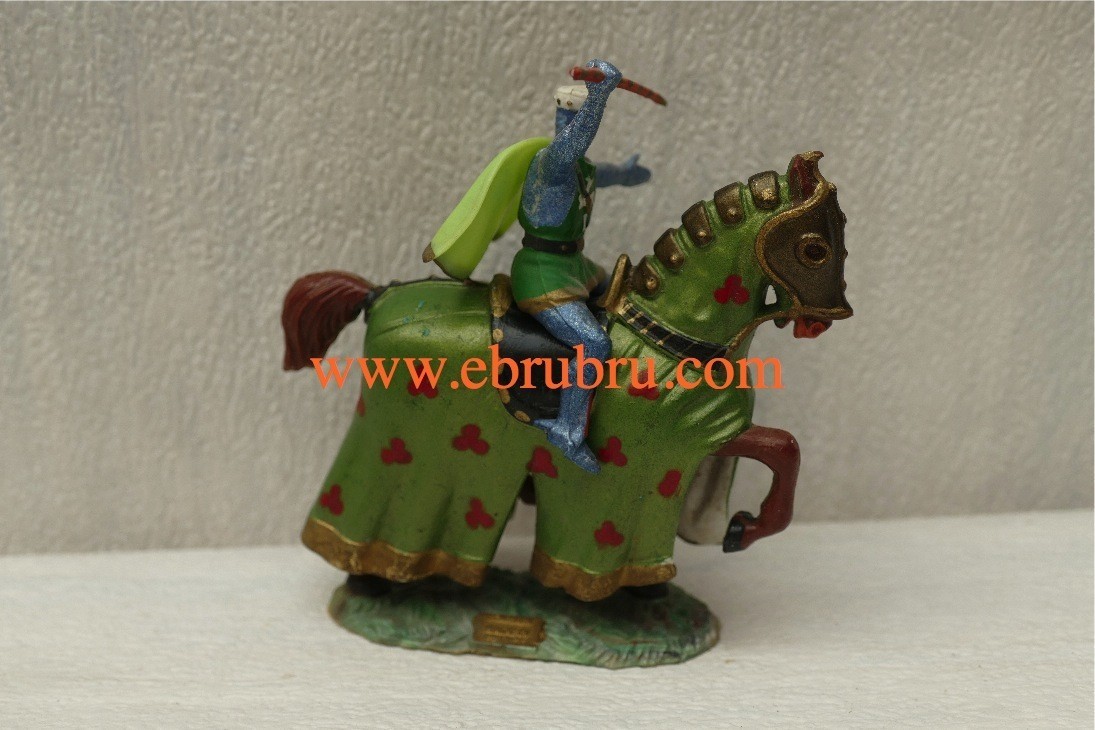 CAVALIER  TEMPLIER  JAVELINE CHEVAL MARRON ROBE VERTE STARLUX RÉF 6112 MOYEN AGE