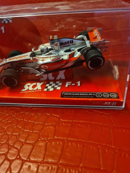 VODAFONE MC LAREN MERCEDES MP4-22 SCALEXTRIC SCX REF 62570