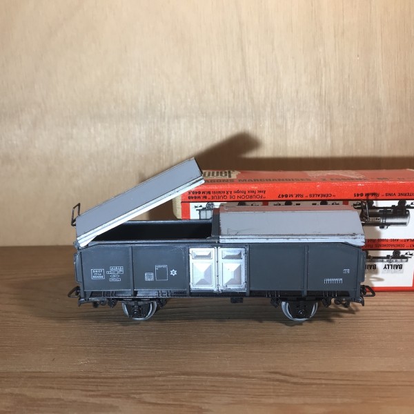 Wagon marchandise Tombereau avec toit coulissant JOUEF Réf M622