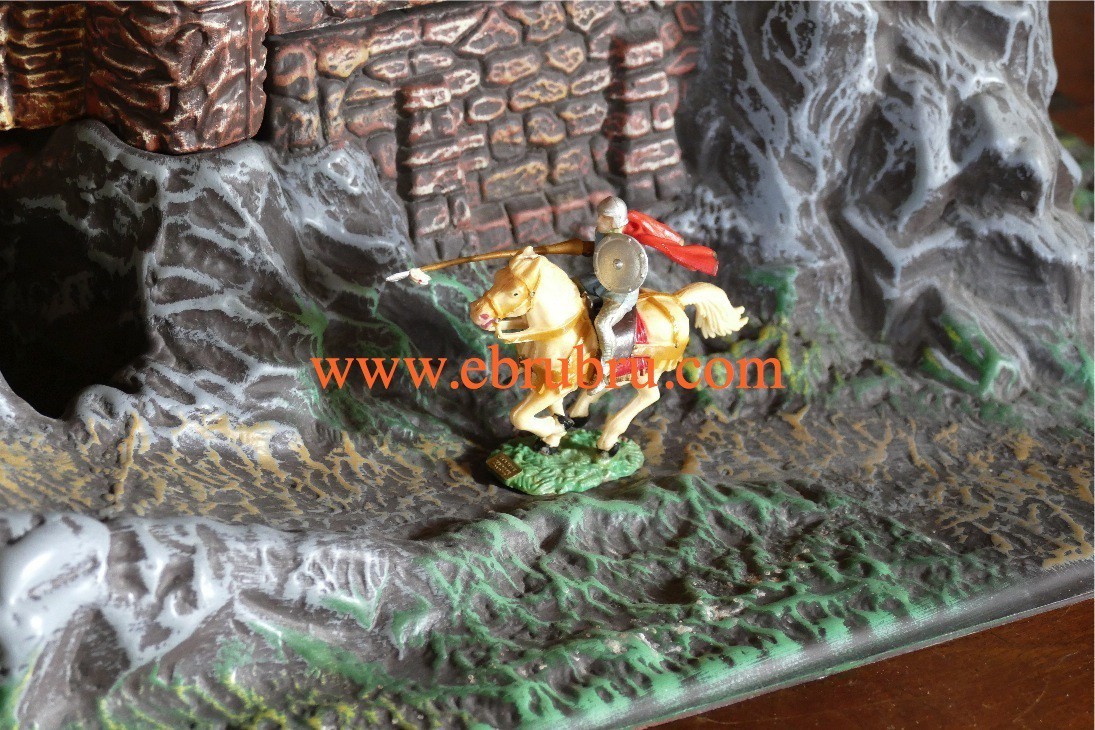 CAVALIER MOYEN ÂGE TUNIQUE BLEUE AVEC LANCE ET CAPE IVOIRINE STARLUX  6101 BIS