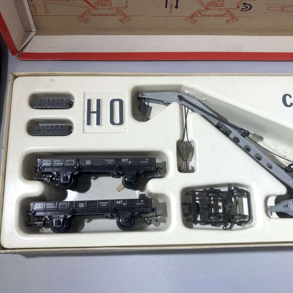 Grue COCKERILL 85 Tonnes matériel et batiments JOUEF 