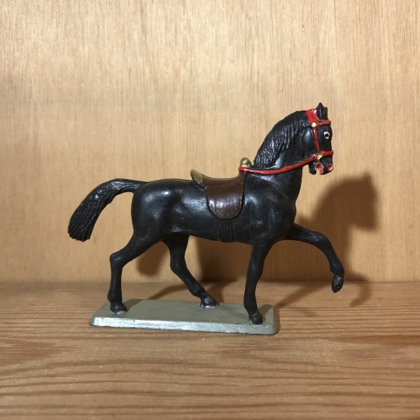 Cheval noir au trot Selle marron STARLUX