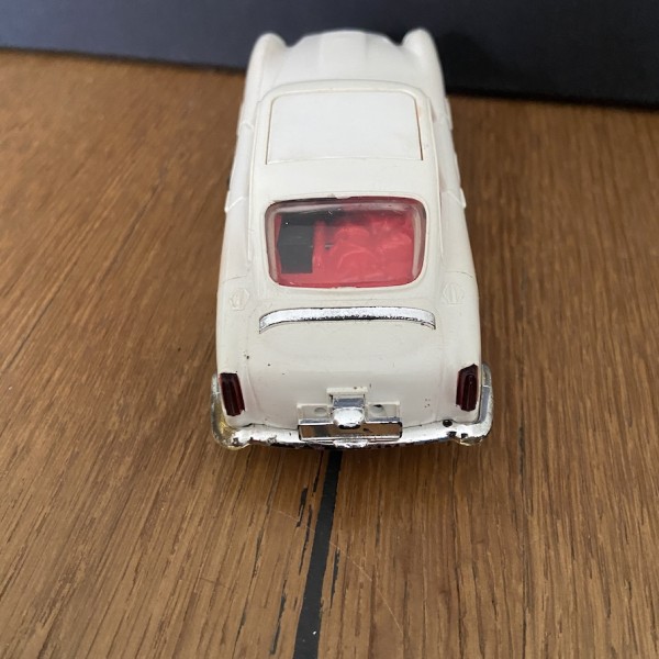 Aston Martin DB4 GT blanche James Bond 007 Scalextric C97