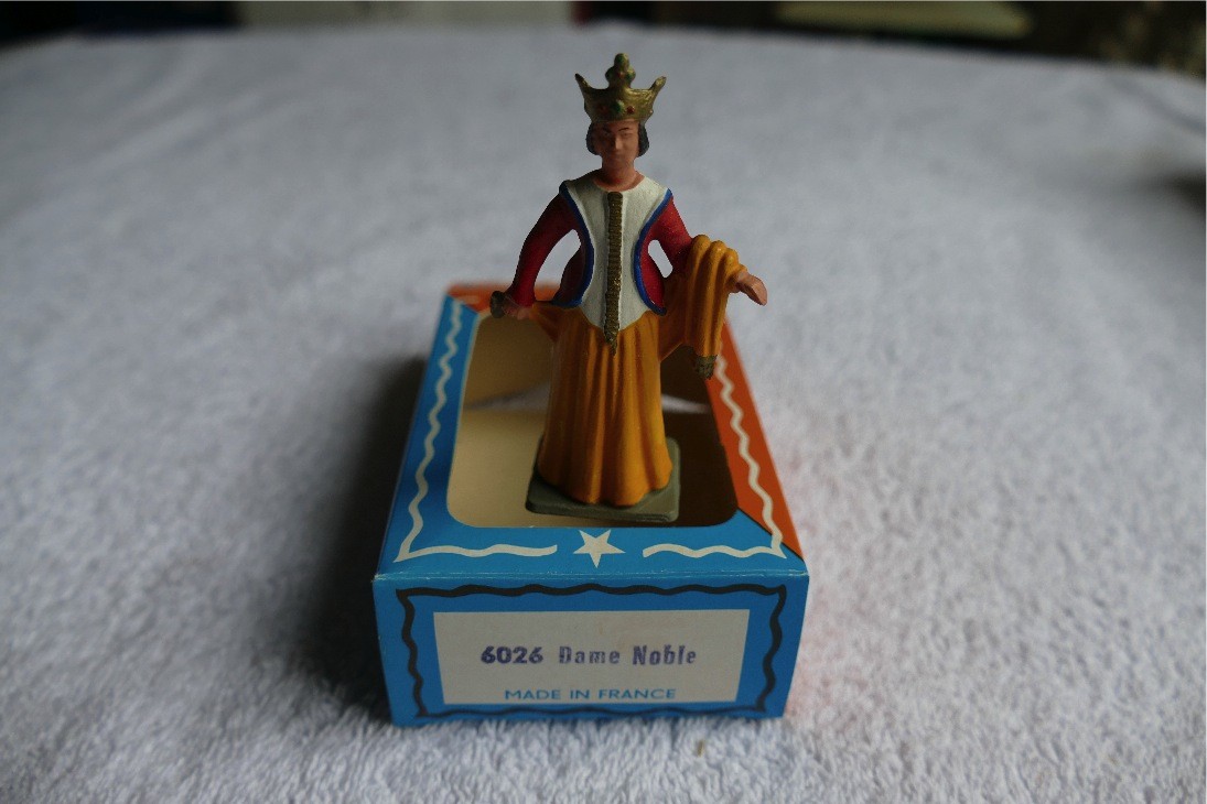 DAME NOBLE PIEDS BLANC STARLUX  MOYEN ÂGE REF 6026