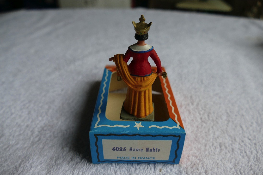 DAME NOBLE PIEDS BLANC STARLUX  MOYEN ÂGE REF 6026