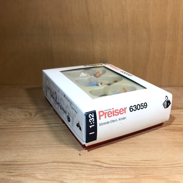 Parents assis, enfants PREISER 63059