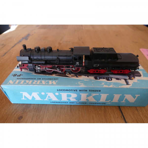 MARKLIN 3098 HO LOCOMOTIVE VAPEUR P8  DB N° 38  1807 AVEC TENDER