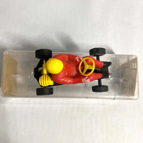 Kart  rouge Jouef record 64 ref 3681