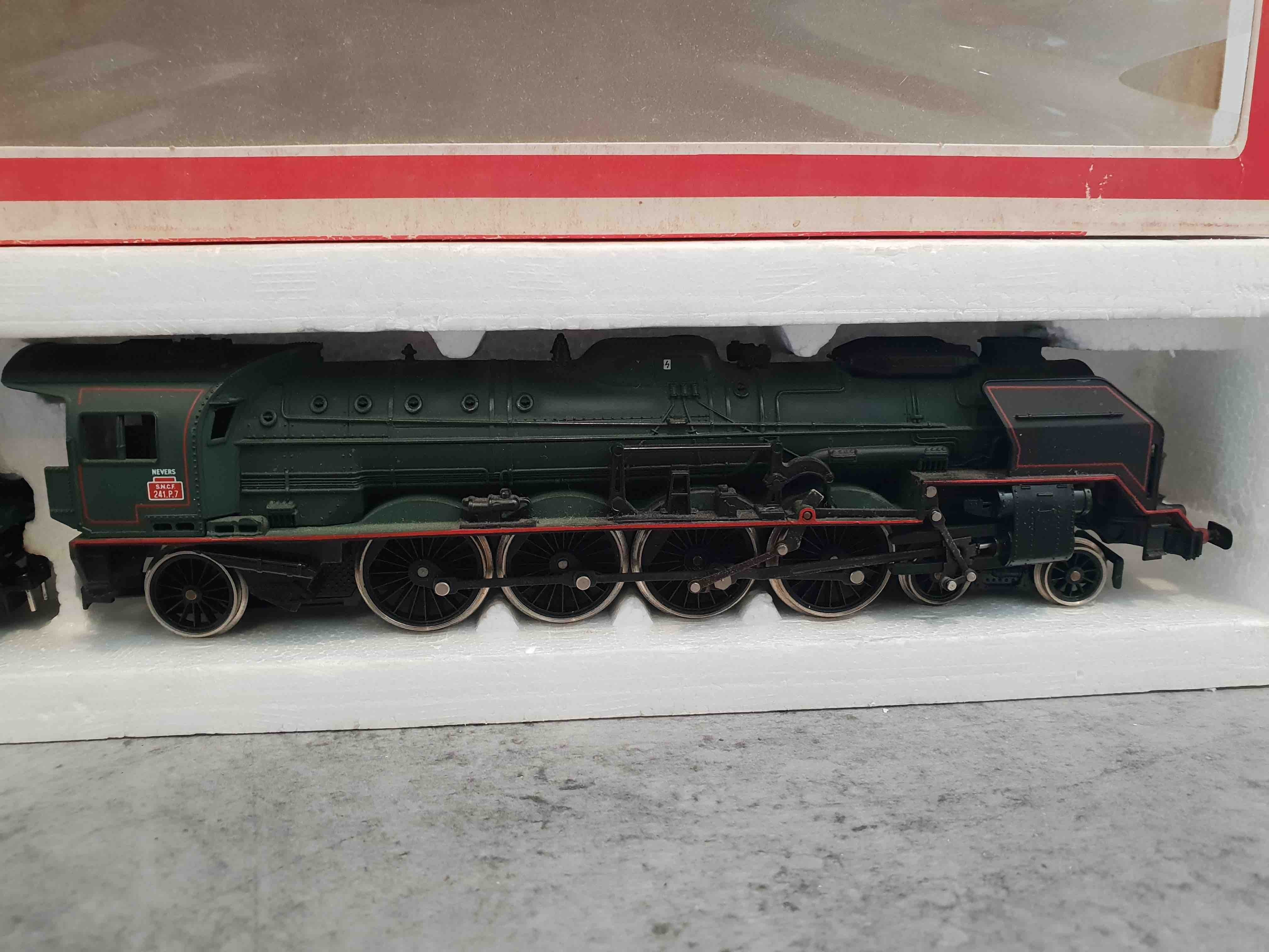 JOUEF 241  LOCOMOTIVE A VAPEUR