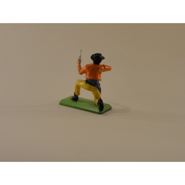 Britains Deetail Cowboy piéton à genoux avec revolver