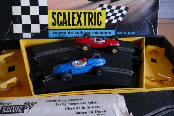SET SCALEXTRIC GP 32 VOITURES FRANCAISE
