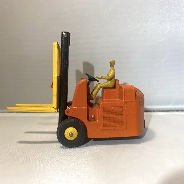 Chariot à fourches Coventry Climax DINKY TOYS 597