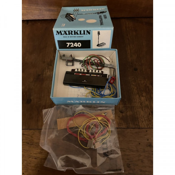 SIGNAL LUMINEUX LICHT HAUPTSIGNAL MARKLIN  RÉF 7240