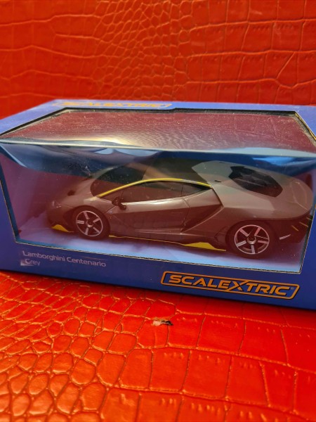 LAMBORGHINI CENTENARIO GREY SCALEXTRIC C3961