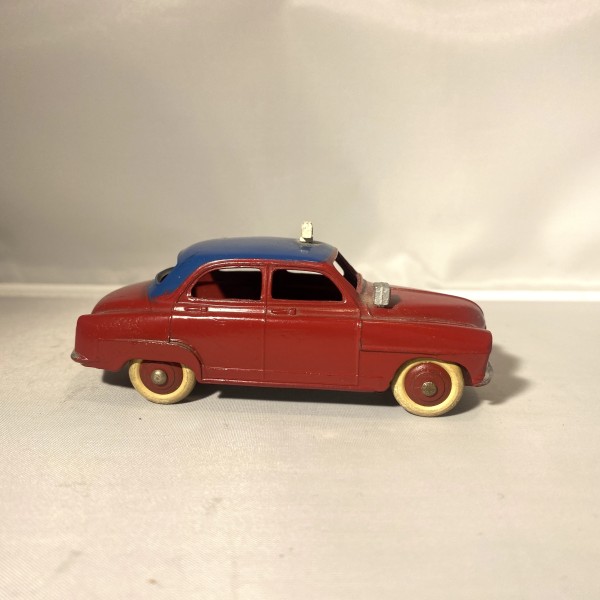 Simca 9 Aronde Taxi DINKY TOYS réf 24U