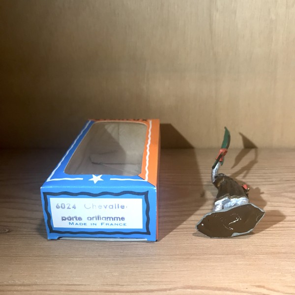 Chevalier Porte oriflamme - Pied marron - Oriflamme vert - STARLUX Réf 6024