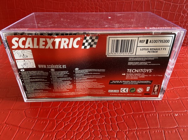 LOTUS RENAULT F1 PETROV SCALEXTRIC REFA10079S300