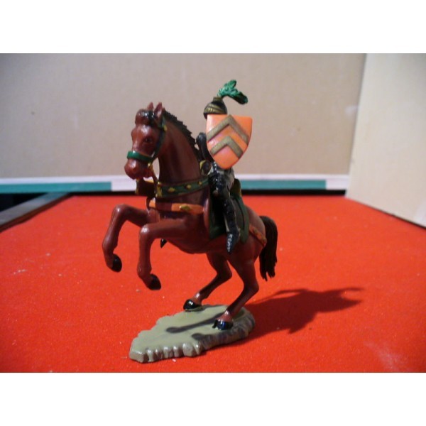 CAVALIER ÉPÉE EN ARMURE SOCLE PELOUSE STARLUX MOYEN ÂGE