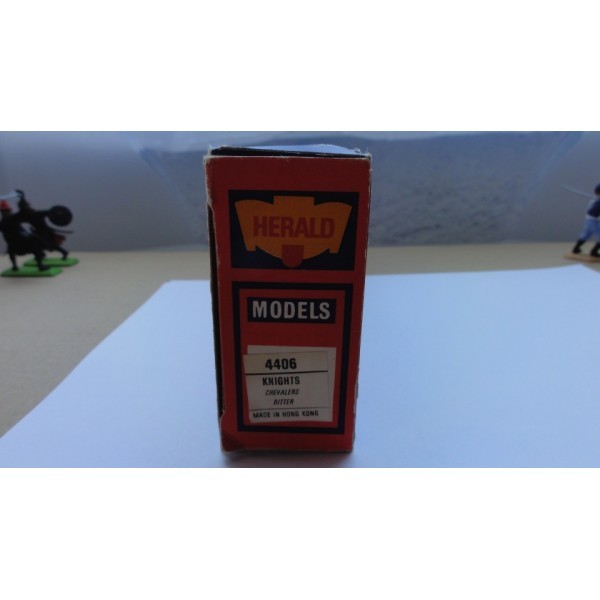 CHEVALIERS BOITE COMPLÈTE KNIGHTS RITTER BRITAINS HERALD RÉF 4406