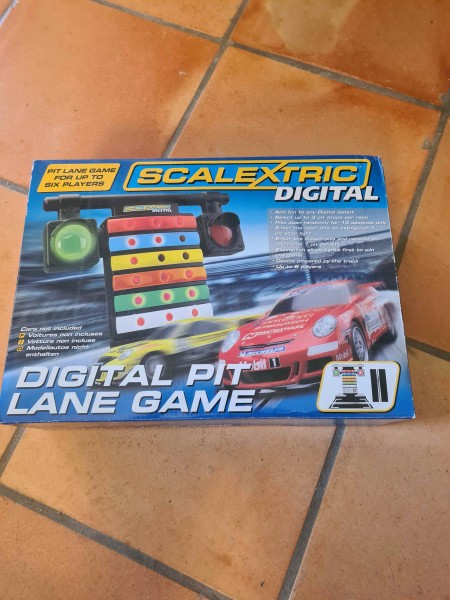 DIGITAL PIT LANE GAME SCALEXTRIC REF C7041