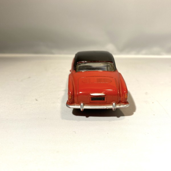 Coupé Volkswagen DINKY TOYS 24M