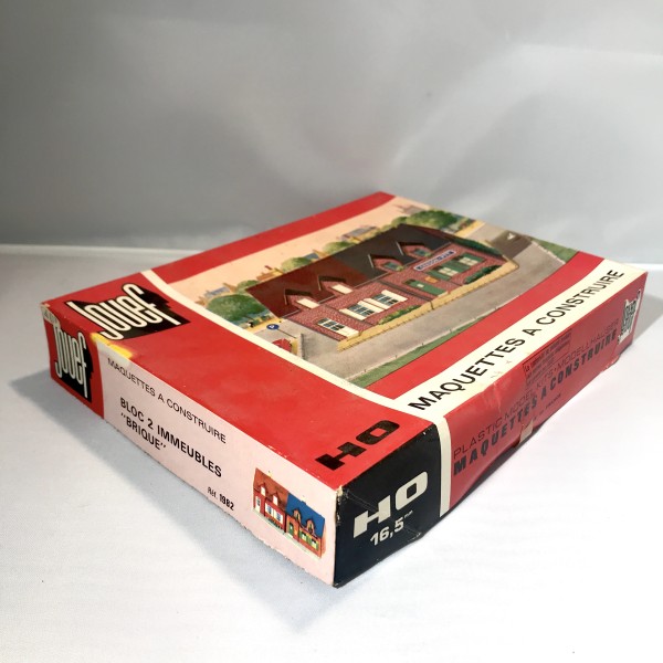 Bloc 2 immeubles brique - Maquette - JOUEF