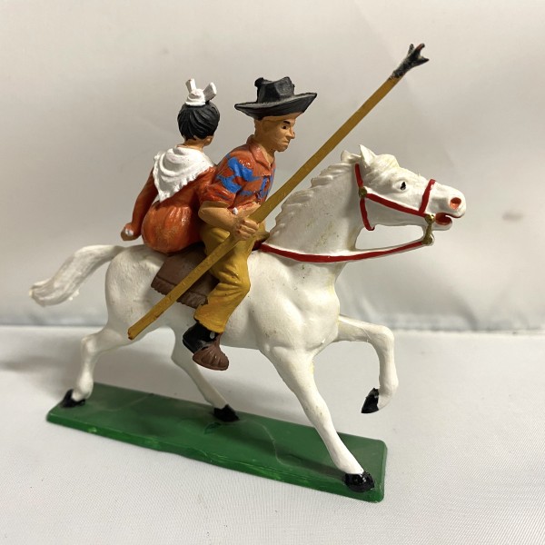 Corrida - Picador et arlésienne à cheval STARLUX 