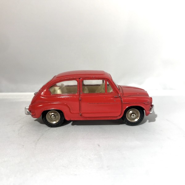 Fiat 600 DINKY TOYS 520